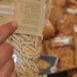indica gli ingredienti scritti su un pacco di pasta grano nella pasta